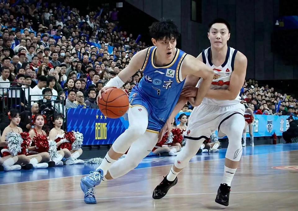 爱游戏网址 -CBA季后赛冲刺阶段走向成谜，广厦男篮临场应变，球迷炸锅，阵容厚度经受考验的简单介绍