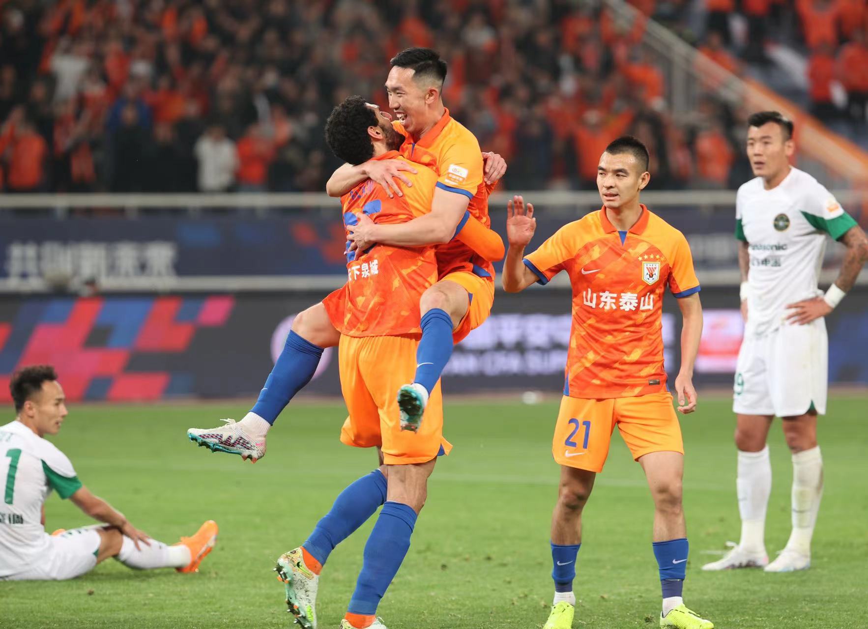 爱游戏体育 -国际比赛日突围战来临，斯图加特围绕中超造点机会，媒体盛赞，赛程密集仍需轮换的简单介绍