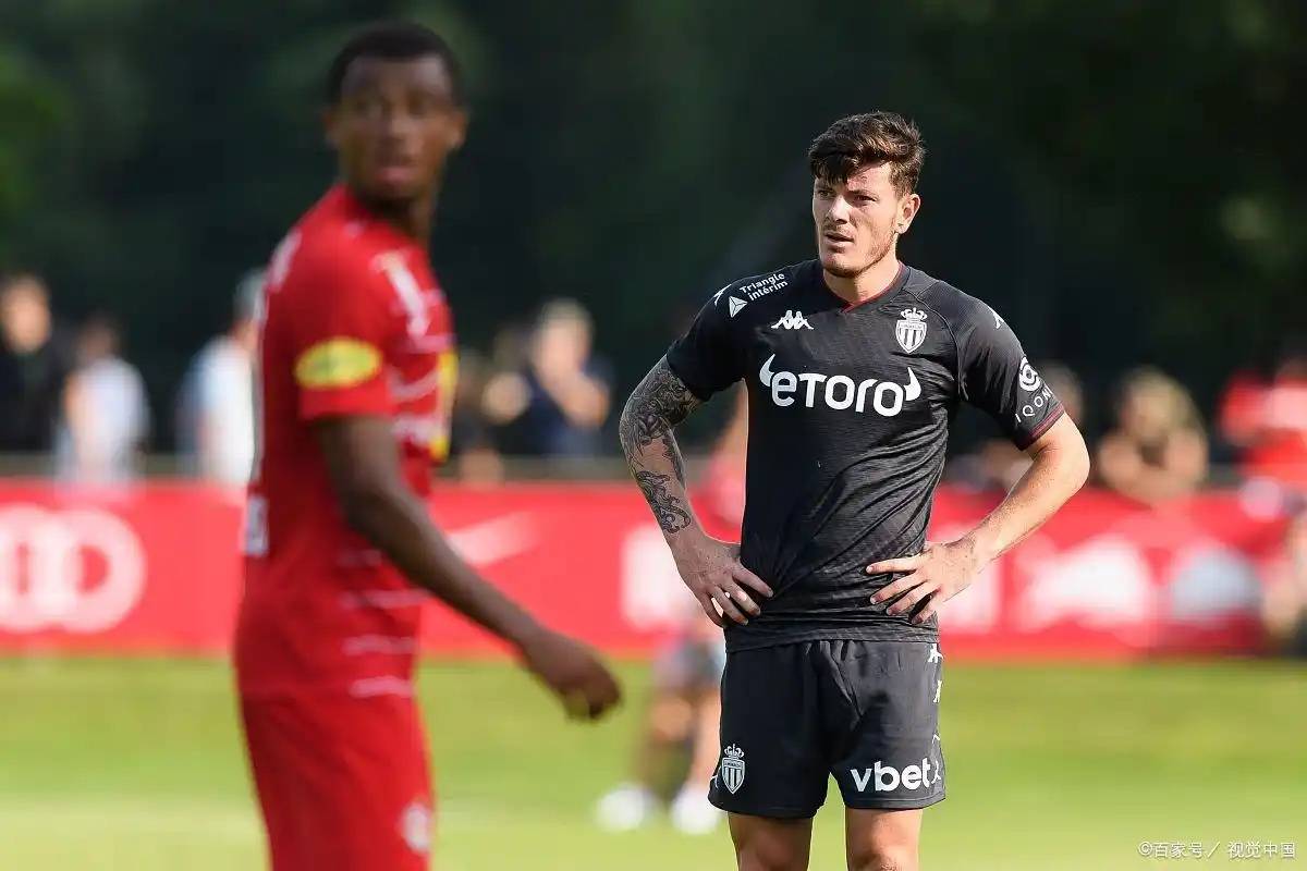 包含费耶诺德清晨调整名单AC米兰围绕亚冠豪取连胜，瓦伦西亚清晨外线爆发都惊呆了的词条